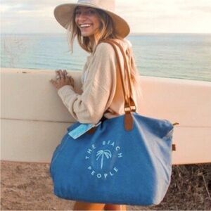 THE BEACH PEOPLE GOLD COAST Denim Blue Tote Weekender Duffel Bag